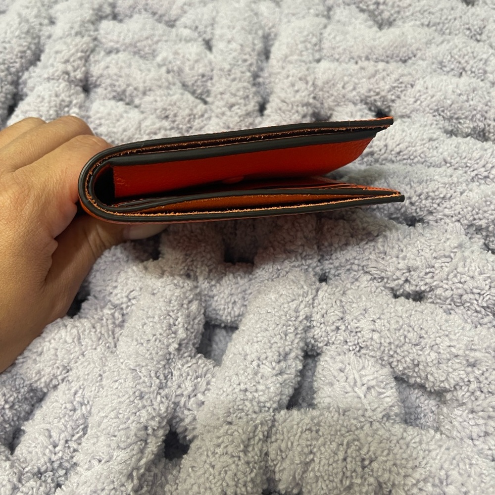Gucci Bold Orange Leather Wallet - Picture 5 of 9